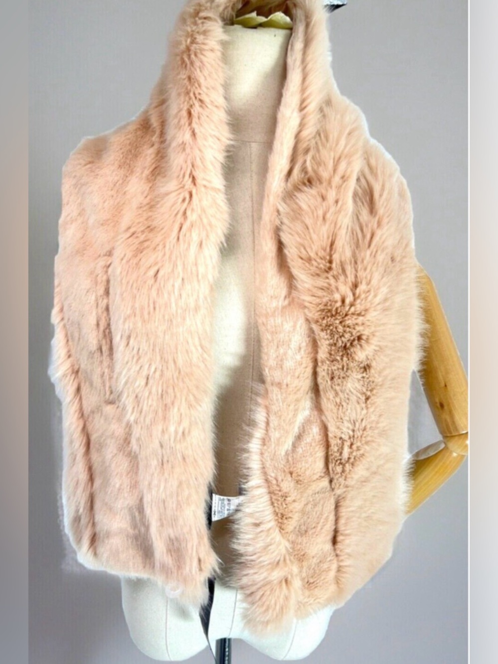 New Banana Republic Blush Pink Faux Fur Scarf Pelted Pull Through‎ Satin Lined